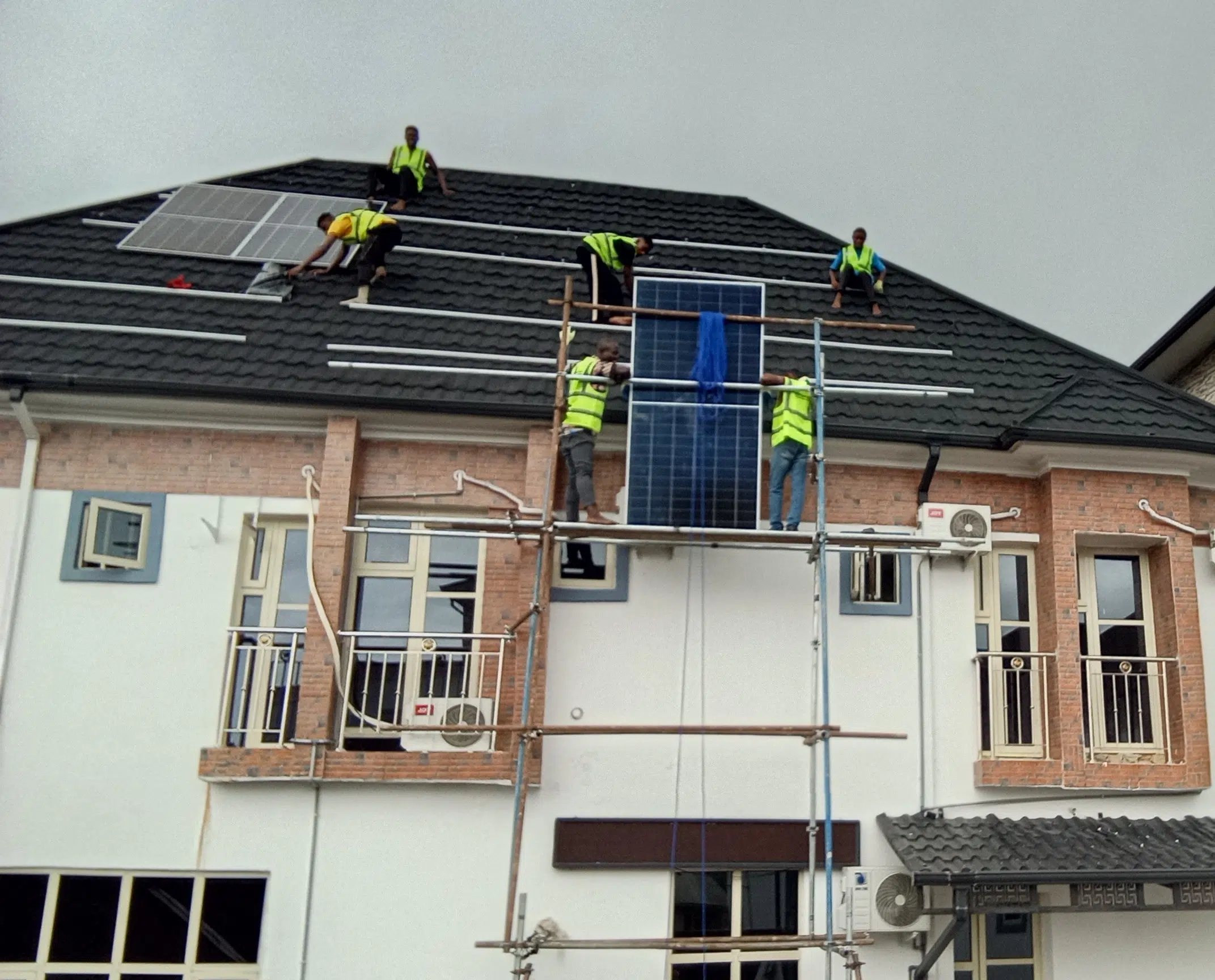 40 kVA Hybrid Solar Installation — De Daniel’s Royalty Hotel & Apartments — project image 12